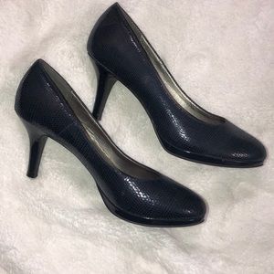 Kelly & Katie Blue Snake Skin Patterned Heel